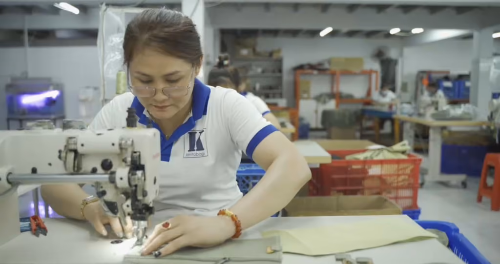 Working with Custom Bag Manufacturers for Standout Results