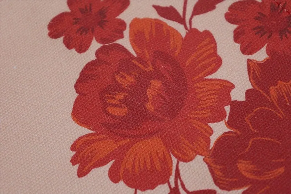 Heat-transfer floral printing on garment bag fabric