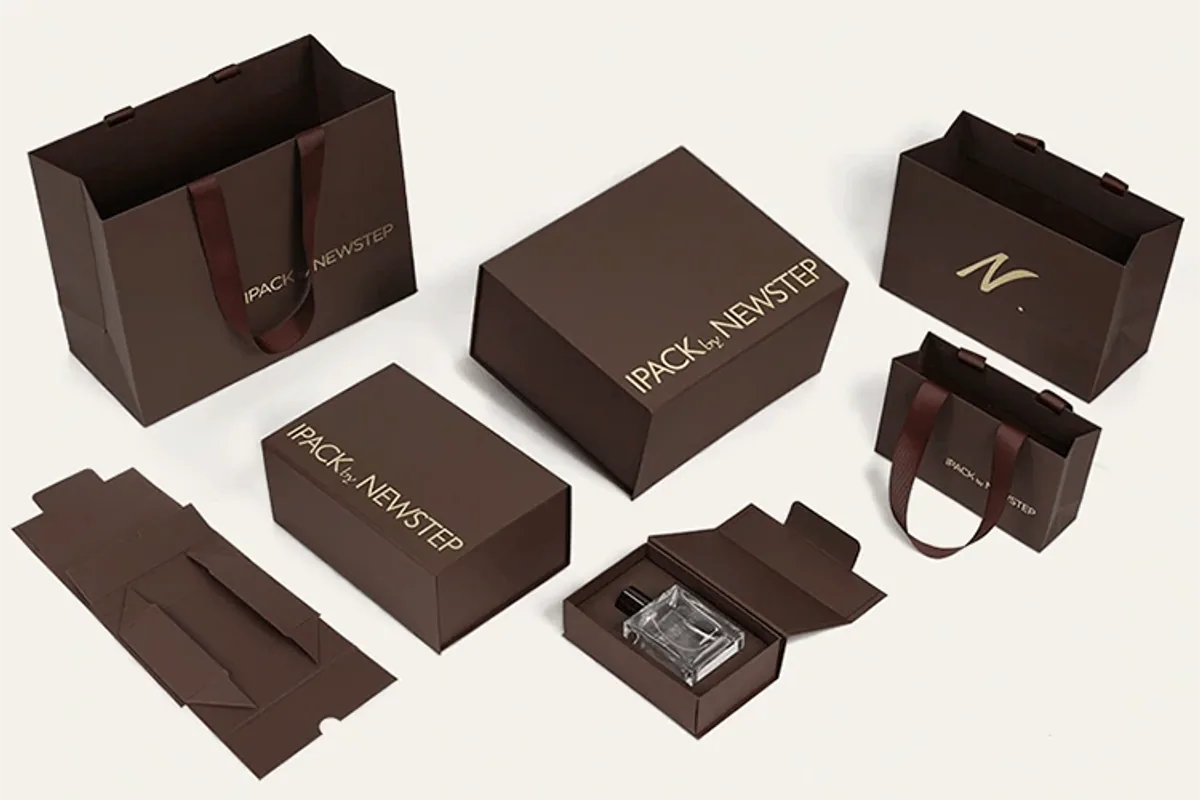 Custom rigid boxes and a luxury packaging set