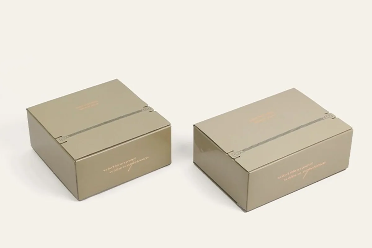 Custom e-commerce shipping boxes with branded printing
